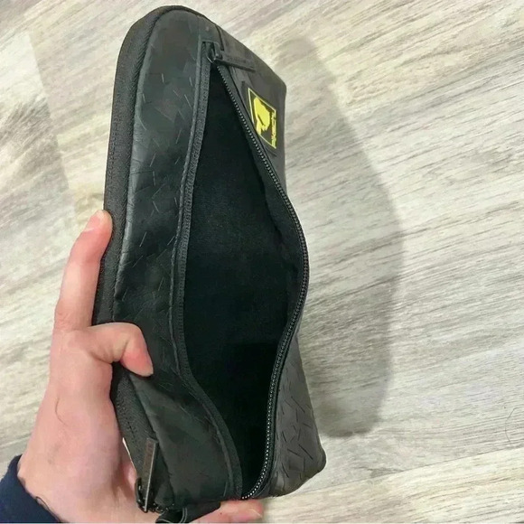 Nintendo Switch & Lite Official Lux Pouch Carrying Case Pokémon Pikachu - Picture 8 of 9